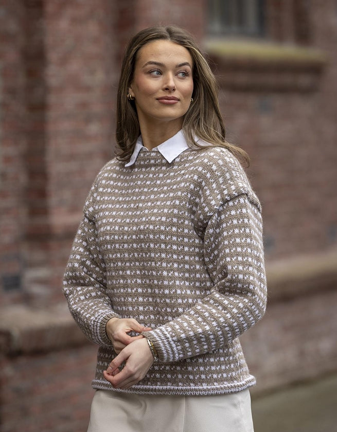 Viking Yarn Boat Necked Sweater Knitting Pattern in Idun 10-5dP PDF DOWNLOAD