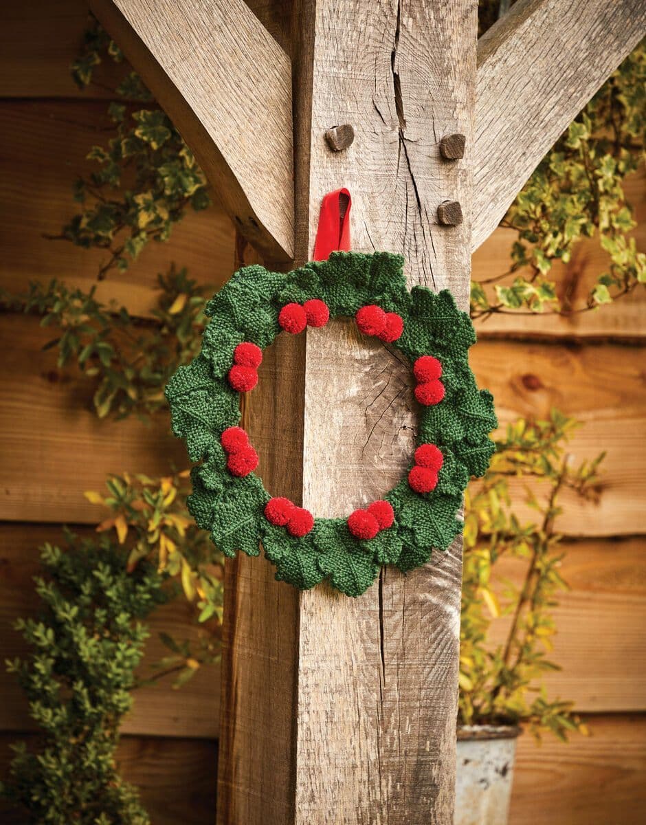 Sirdar Christmas Berries Festive Wreath Knitting Pattern in DK 10657P PDF DOWNLOAD
